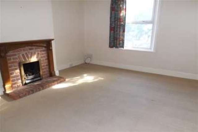  Image of 3 bedroom Flat to rent in Clifton Street Lytham St. Annes FY8 at Lytham St. Annes, FY8 5ER