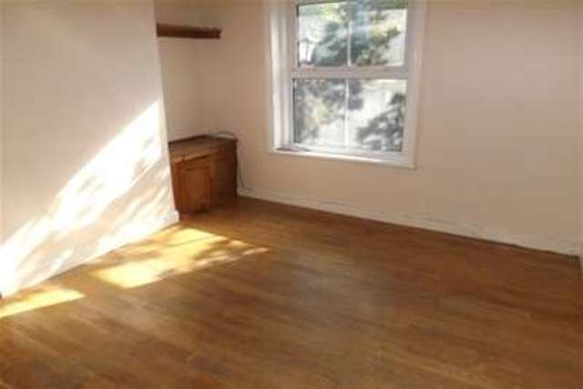  Image of 3 bedroom Flat to rent in Clifton Street Lytham St. Annes FY8 at Lytham St. Annes, FY8 5ER