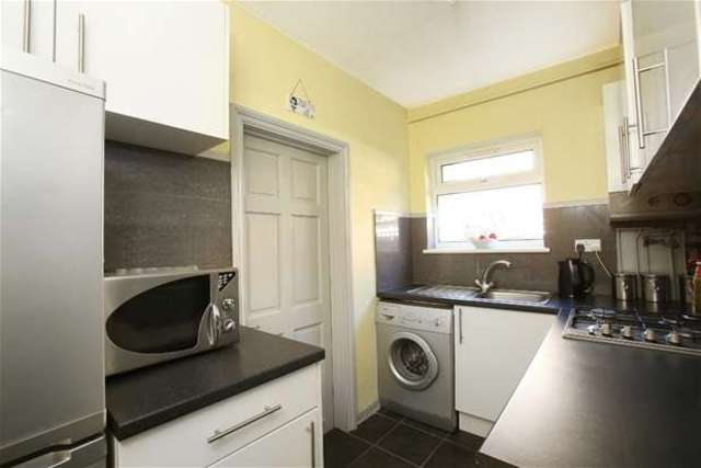 Image of 2 bedroom Flat for sale in Clive Road London SE21 at Dulwich, SE21 8DF
