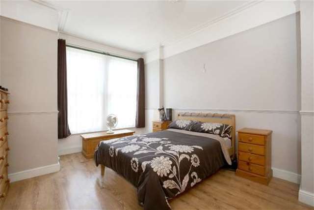  Image of 2 bedroom Flat for sale in Clive Road London SE21 at Dulwich, SE21 8DF