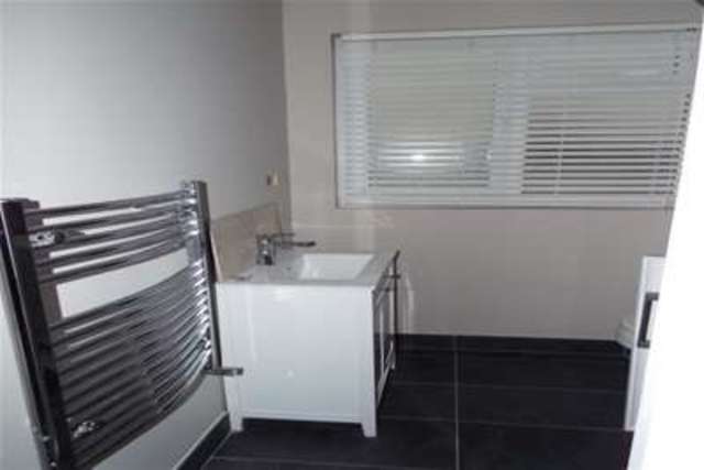  Image of 5 bedroom Detached house to rent in Clova Road London E7 at Forest Gate, E7 9AF