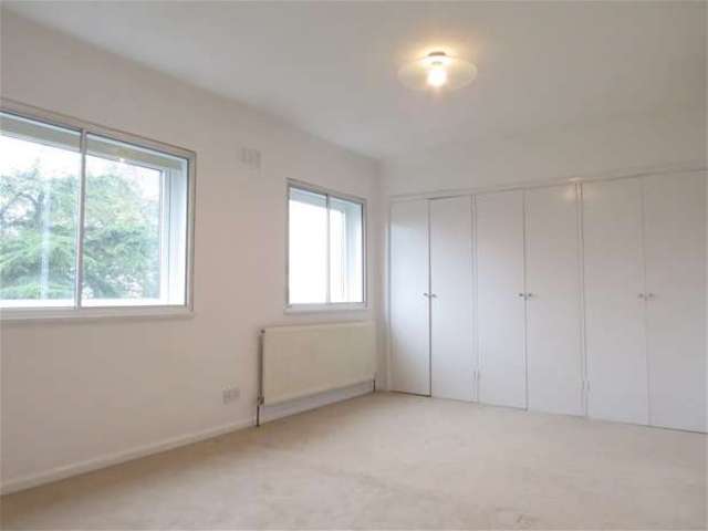  Image of 3 bedroom Maisonette to rent in College Road London SE21 at Dulwich, SE21 7LY