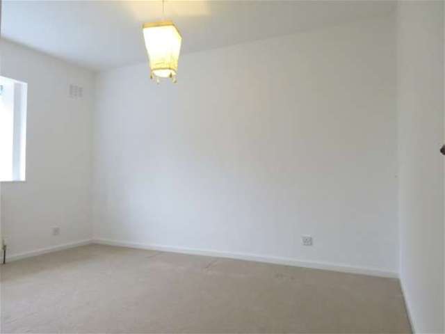  Image of 3 bedroom Maisonette to rent in College Road London SE21 at Dulwich, SE21 7LY