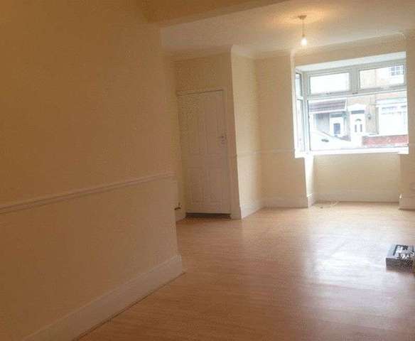  Image of 3 bedroom Terraced house to rent in Combe Street Cleethorpes DN35 at Combe Street  Cleethorpes, DN35 7RF