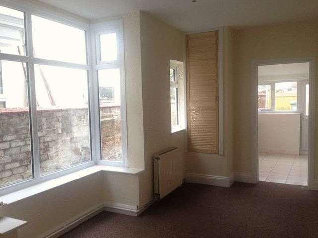  Image of 3 bedroom Terraced house to rent in Combe Street Cleethorpes DN35 at Combe Street  Cleethorpes, DN35 7RF