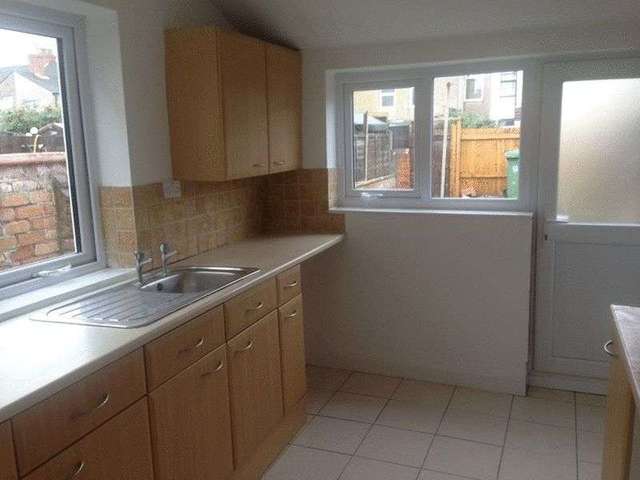  Image of 3 bedroom Terraced house to rent in Combe Street Cleethorpes DN35 at Combe Street  Cleethorpes, DN35 7RF