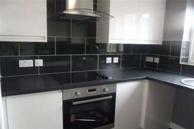  Image of 2 bedroom Flat to rent in Sea View Road Parkstone Poole BH12 at Poole, BH12 3LJ