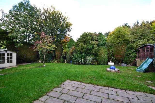  Image of 5 bedroom Detached house to rent in Cornwall Close Warfield Bracknell RG42 at Warfield Berkshire Newell Green, RG42 3UH