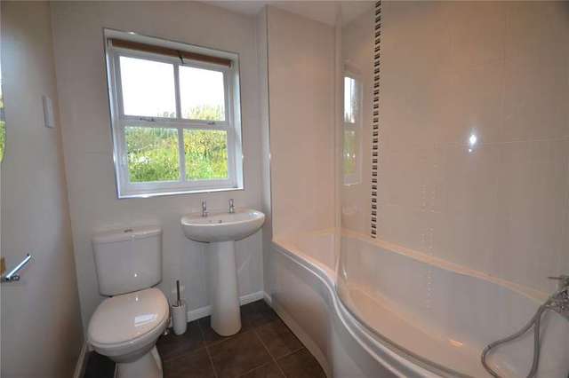  Image of 5 bedroom Detached house to rent in Cornwall Close Warfield Bracknell RG42 at Warfield Berkshire Newell Green, RG42 3UH