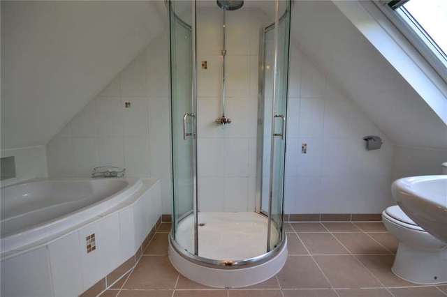  Image of 5 bedroom Detached house to rent in Cornwall Close Warfield Bracknell RG42 at Warfield Berkshire Newell Green, RG42 3UH