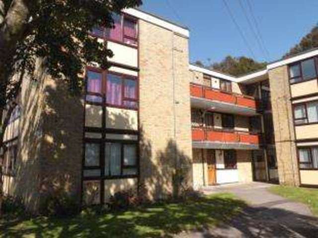  Image of 1 bedroom Flat for sale in Hawthorn Crescent Cosham Portsmouth PO6 at Cosham Portsmouth Cosham, PO6 2TN