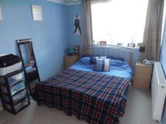  Image of 1 bedroom Flat for sale in Hawthorn Crescent Cosham Portsmouth PO6 at Cosham Portsmouth Cosham, PO6 2TN