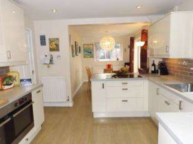  Image of 4 bedroom Detached house for sale in Cottesmore Avenue Oadby Leicester LE2 at Oadby Leicester Oadby, LE2 4SX