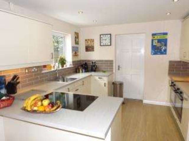  Image of 4 bedroom Detached house for sale in Cottesmore Avenue Oadby Leicester LE2 at Oadby Leicester Oadby, LE2 4SX