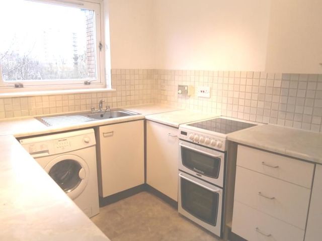  Image of 2 bedroom Flat to rent in Coxfield Edinburgh EH11 at Gorgie Edinburgh Edinburgh, EH11 2SY
