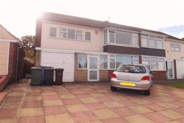  Image of 3 bedroom Detached house to rent in Cranbourne Avenue Lanesfield Wolverhampton WV4 at Wolverhampton, WV4 6RQ