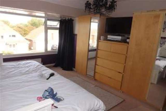  Image of 3 bedroom Detached house to rent in Cranbourne Avenue Lanesfield Wolverhampton WV4 at Wolverhampton, WV4 6RQ