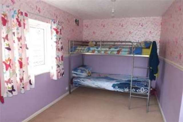  Image of 3 bedroom Detached house to rent in Cranbourne Avenue Lanesfield Wolverhampton WV4 at Wolverhampton, WV4 6RQ