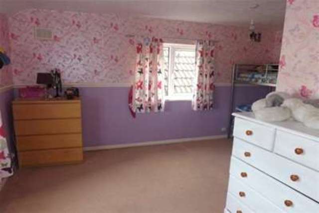  Image of 3 bedroom Detached house to rent in Cranbourne Avenue Lanesfield Wolverhampton WV4 at Wolverhampton, WV4 6RQ