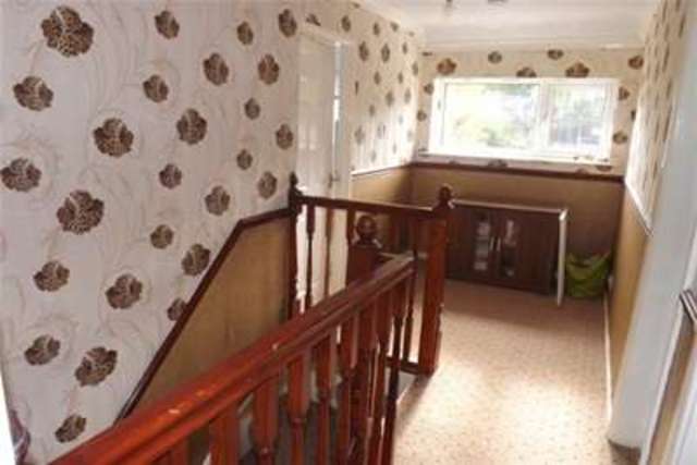  Image of 3 bedroom Detached house to rent in Cranbourne Avenue Lanesfield Wolverhampton WV4 at Wolverhampton, WV4 6RQ