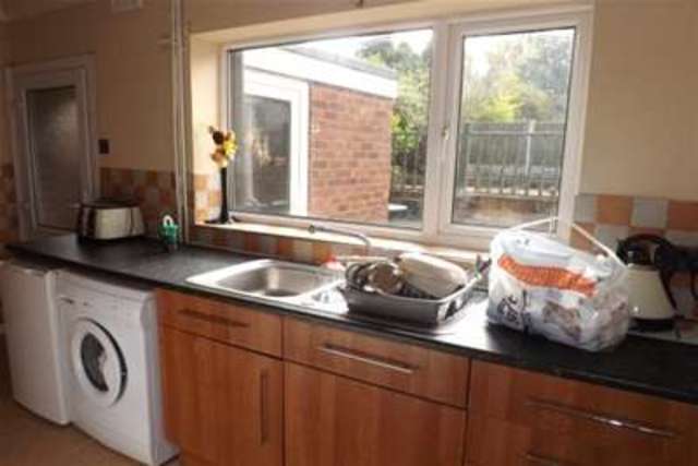  Image of 3 bedroom Detached house to rent in Cranbourne Avenue Lanesfield Wolverhampton WV4 at Wolverhampton, WV4 6RQ