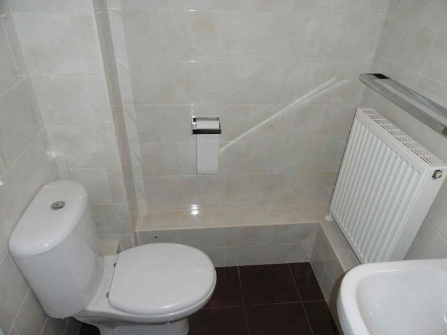  Image of 2 bedroom Flat to rent in Cromarty Court Bletchley Milton Keynes MK3 at West Bletchley  Bletchley, MK3 7SU