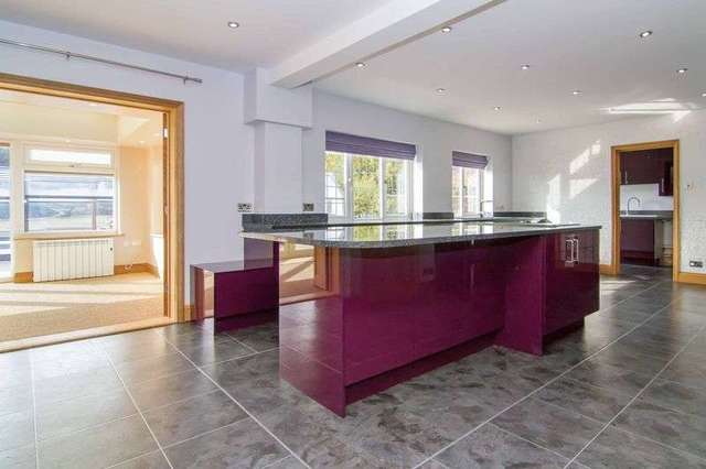  Image of 4 bedroom Detached house to rent in Cross Keys Cross Keys Hereford HR1 at Cross Keys Hereford, HR1 3NT