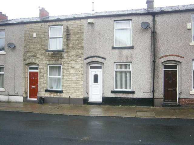  Image of 2 bedroom Terraced house to rent in Crown Street Rochdale OL16 at Crown Street Lowerplace Rochdale, OL16 5LQ