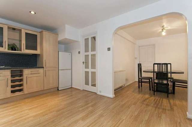  Image of 4 bedroom Terraced house for sale in Crowthorne Close London SW18 at Crowthorne Close  London, SW18 5RX