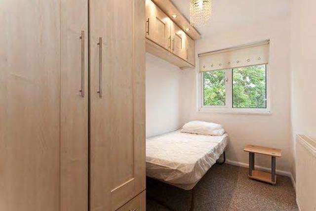  Image of 4 bedroom Terraced house for sale in Crowthorne Close London SW18 at Crowthorne Close  London, SW18 5RX