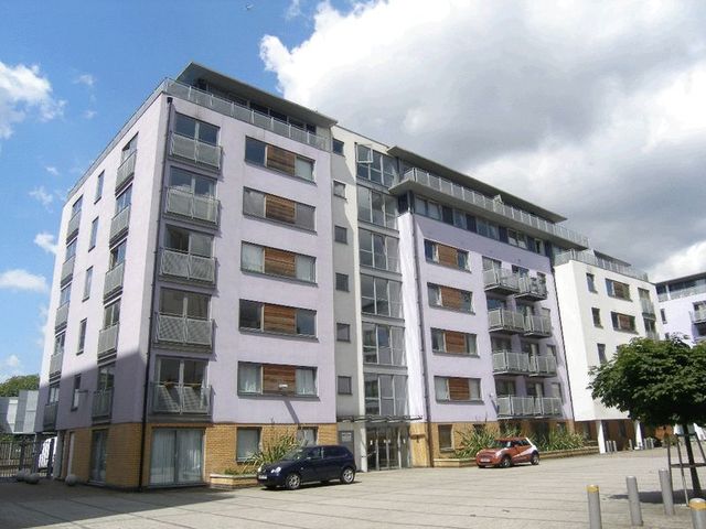  Image of 2 bedroom Flat to rent in Deals Gateway London SE13 at Deals Gateway  Lewisham, SE13 7QE