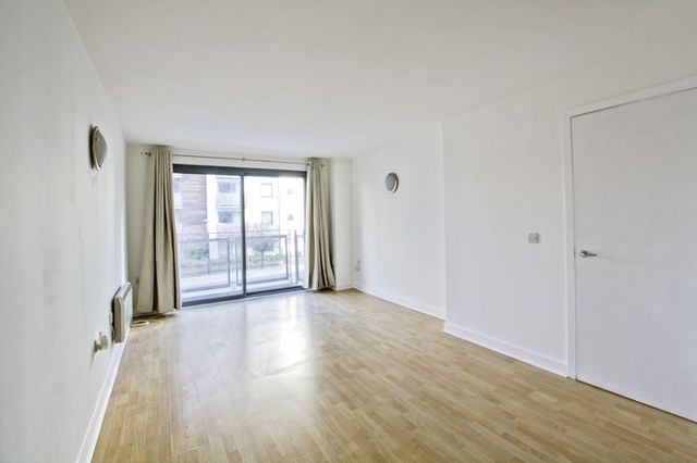  Image of 2 bedroom Flat to rent in Deals Gateway London SE13 at Deals Gateway  Lewisham, SE13 7QE
