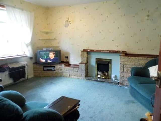  Image of 2 bedroom Bungalow for sale in Denbert Gardens Kennoway Leven KY8 at Carluke Lanarkshire Carluke, KY8 5TT
