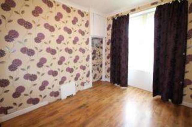  Image of 2 bedroom Flat for sale in Dundrennan Road Glasgow G42 at Glasgow Lanarkshire Pollokshaws, G42 9SB
