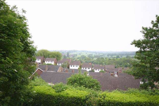  Image of 1 bedroom Property to rent in Dunraven Drive Enfield EN2 at Dunraven Drive  ENFIELD, EN2 8LN
