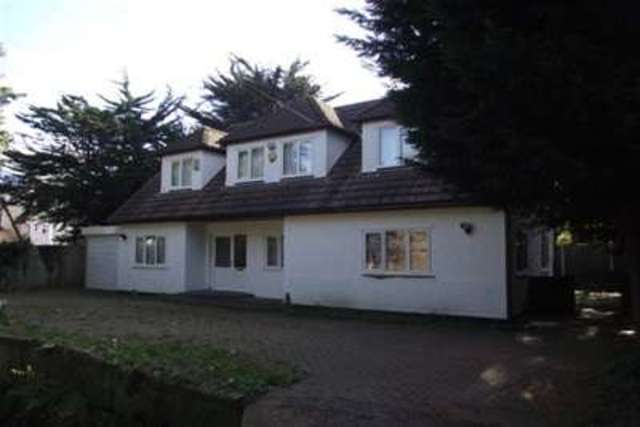  Image of 5 bedroom Detached house to rent in Rayleigh Road Eastwood Leigh-on-Sea SS9 at Leigh-on-Sea, SS9 5PX