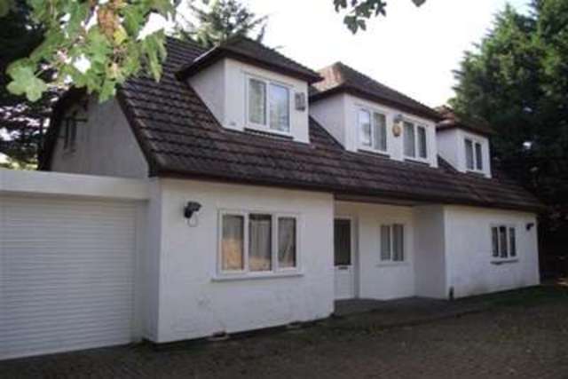  Image of 5 bedroom Detached house to rent in Rayleigh Road Eastwood Leigh-on-Sea SS9 at Leigh-on-Sea, SS9 5PX