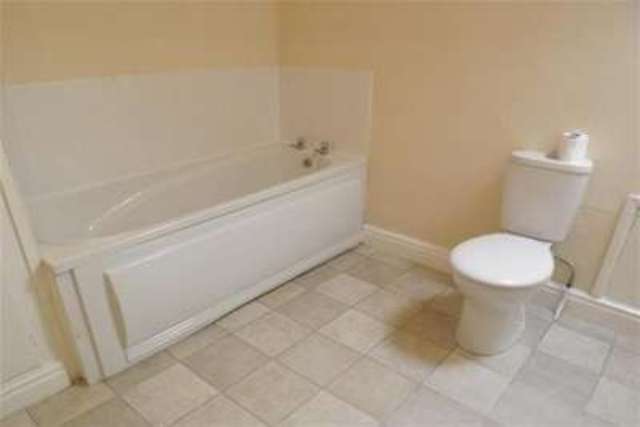  Image of 1 bedroom Flat to rent in Edith Terrace Nottingham NG7 at Nottingham, NG7 3BD