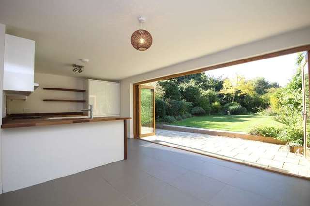  Image of 4 bedroom Detached house for sale in Elizabeth Road Henley-on-Thames RG9 at Henley-On-Thames, RG9 1RA