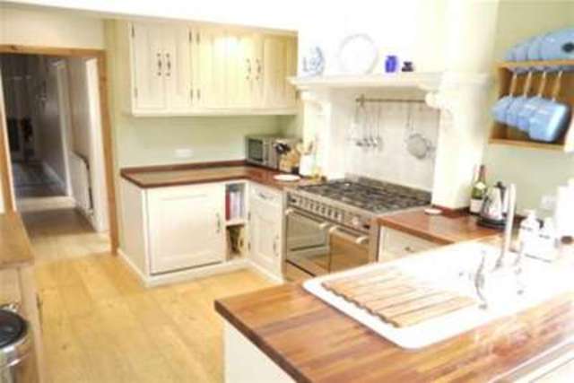  Image of 4 bedroom Semi-Detached house to rent in Epperstone Road West Bridgford Nottingham NG2 at Nottingham, NG2 7QF