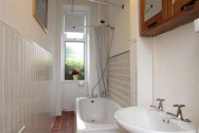  Image of 1 bedroom Flat to rent in Esmond Street Glasgow G3 at Glasgow, G3 8SL