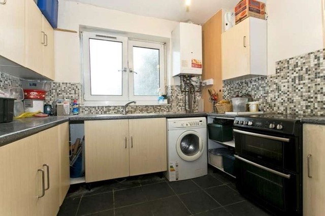  Image of 4 bedroom Maisonette to rent in Evelyn Street London SE8 at Evelyn Street Deptford London, SE8 5BZ