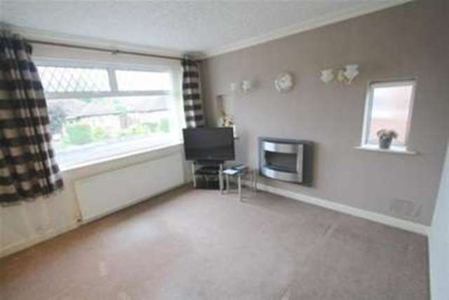  Image of 2 bedroom Bungalow to rent in Evesham Road Cheadle SK8 at Cheadle, SK8 2LR