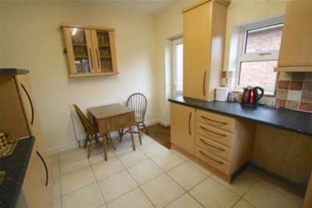  Image of 2 bedroom Bungalow to rent in Evesham Road Cheadle SK8 at Cheadle, SK8 2LR