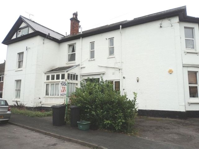  Image of 1 bedroom Flat to rent in Fairwater Park Barnwood Gloucester GL4 at Fairwater Park Barnwood Gloucester, GL4 3HF