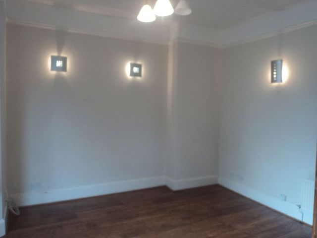  Image of 1 bedroom Flat to rent in Fairwater Park Barnwood Gloucester GL4 at Fairwater Park Barnwood Gloucester, GL4 3HF