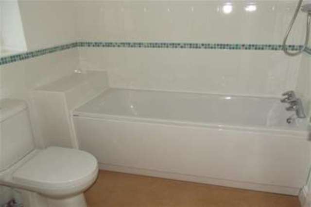  Image of 4 bedroom Detached house to rent in Falcon Road Walton Cardiff Tewkesbury GL20 at Tewkesbury, GL20 7TJ