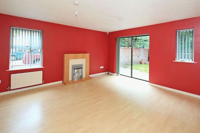  Image of 3 bedroom Semi-Detached house to rent in Fieldfare Way Telford TF4 at Fieldfare Way Aqueduct Telford, TF4 3TH