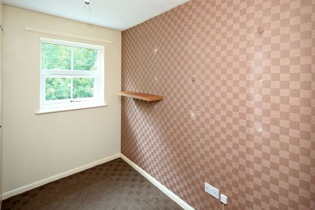  Image of 3 bedroom Semi-Detached house to rent in Fieldfare Way Telford TF4 at Fieldfare Way Aqueduct Telford, TF4 3TH