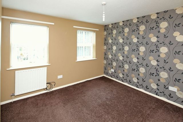  Image of 3 bedroom Semi-Detached house to rent in Fieldfare Way Telford TF4 at Fieldfare Way Aqueduct Telford, TF4 3TH